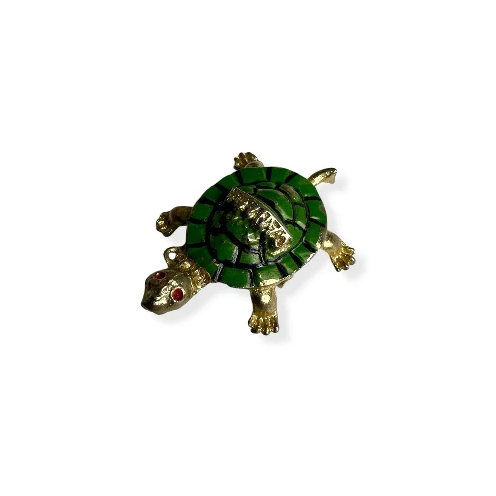 Vintage Canada Gold Tone‎ & Enamel Green Turtle Brooch Pin Red Eyes Souvenir